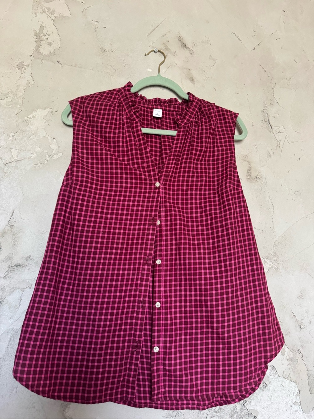 Old Navy Pink Checked Sleeveless Button-Down Top